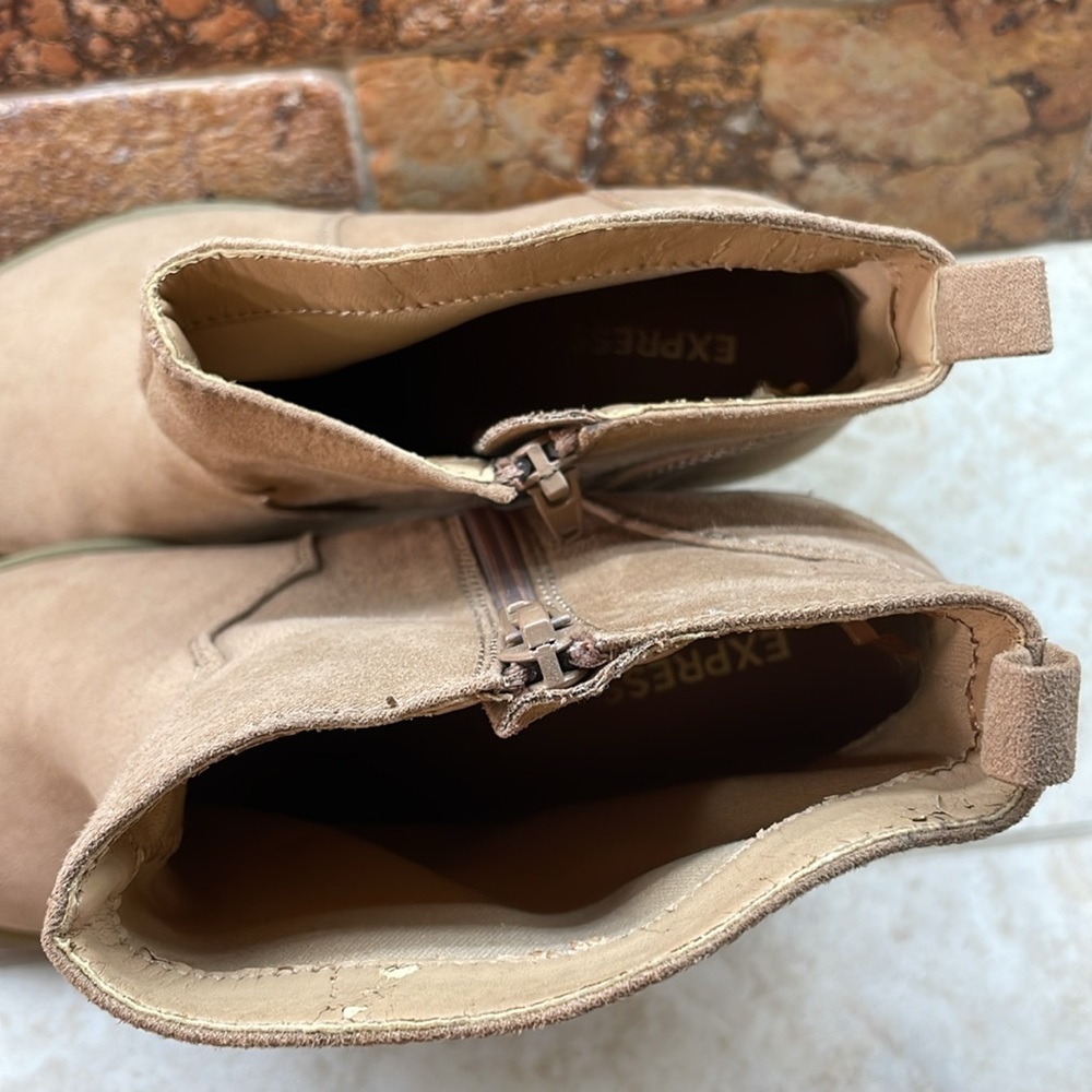 Express Boots Taupe Size 9 Faux Suede Ankle Women’s Block Heel Western Booties - Picture 10 of 16